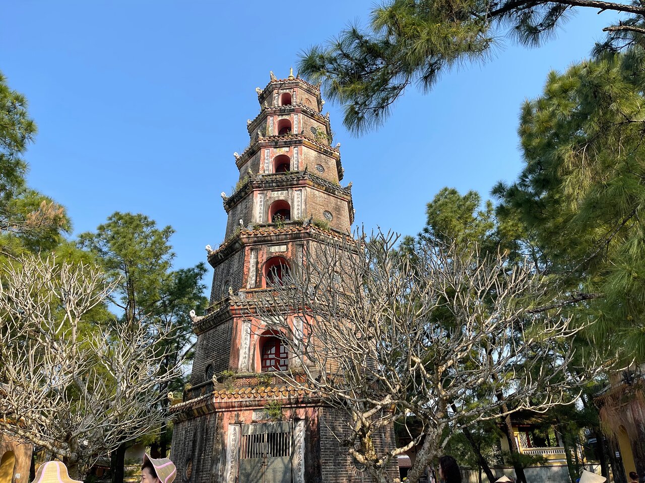 Hue City Full-Day Tour 1 1722385916385caption