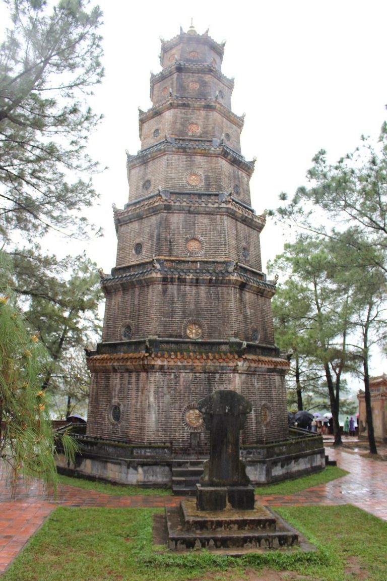 Hue City Full-Day Tour 15 1722386030135pagoda