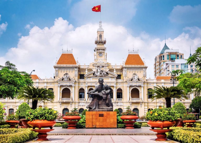 Explore Sai Gon In One Day 12 17251603655691028541-ho-chi-minh-city-hall
