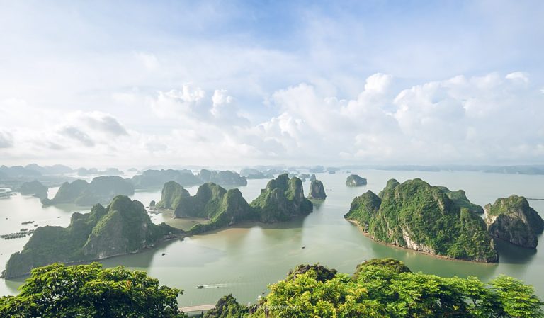 asia-authentic-travel-halong-bay-4