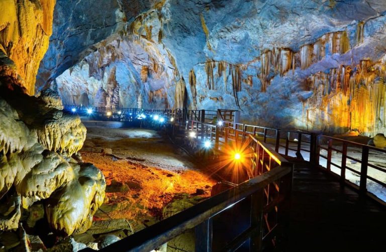 "VISITING BOTANIC GARDEN - PARADISE CAVE AND DARK CAVE 1 DAY TOUR" 15 145 (1)