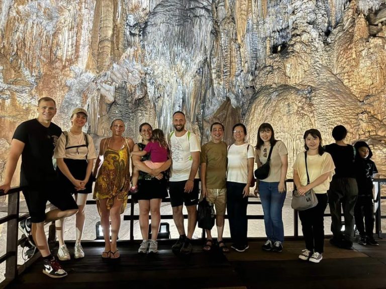 "VISITING BOTANIC GARDEN - PARADISE CAVE AND DARK CAVE 1 DAY TOUR" 28 145 (5)