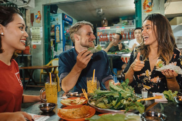 HANOI FOOD TOUR BY MOTORBIKE 20 1721750896312food-tour-hanoi