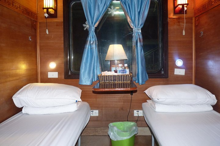 Limousine, sleeping bus, train, flight tickets 44 728dd993-4534-4378-9c80-db1c809e4a01_train-tickets-hanoi-sapa-lao-cai