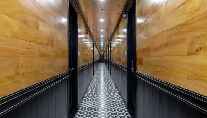 Serenity Cruises 19 Halong-Serenity-Cruises-hallway-700x400