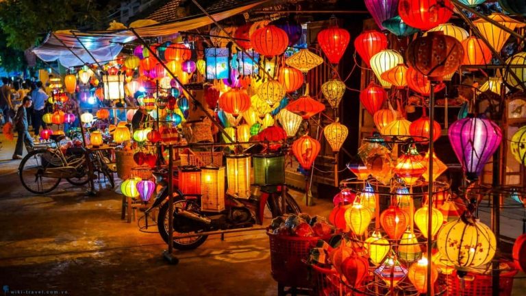 DA NANG – HOI AN – DA NANG Duration: 4 days 3 nights 21 Nguyen-Hoang-Hoi-An-Night-Market-min
