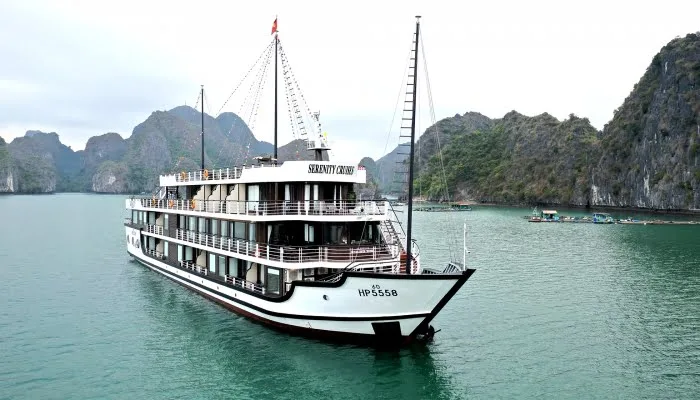 Overview-Serenity-Cruises-700x400