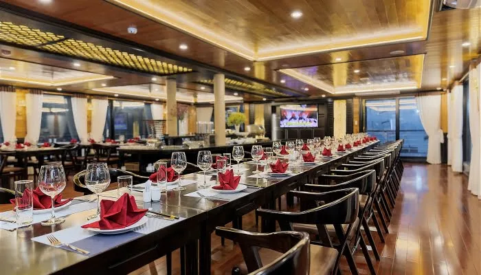 Serenity Cruises 14 Serenity-Cruises-Restaurant-700x400