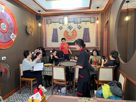 Sapa Fansipan Sightseeing Tour 2D1N Small Group 64 b-a-trua-vui-v