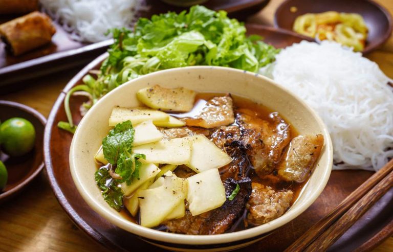 Hanoi Foodie Tour + Train Street Coffee By Motorbike 4 hours Small Group < 10 pax 24 bun-cha-meetup