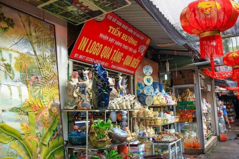 Private tour Bat Trang ceramic village - Van Phuc silk village with local meals 15 caption (3)