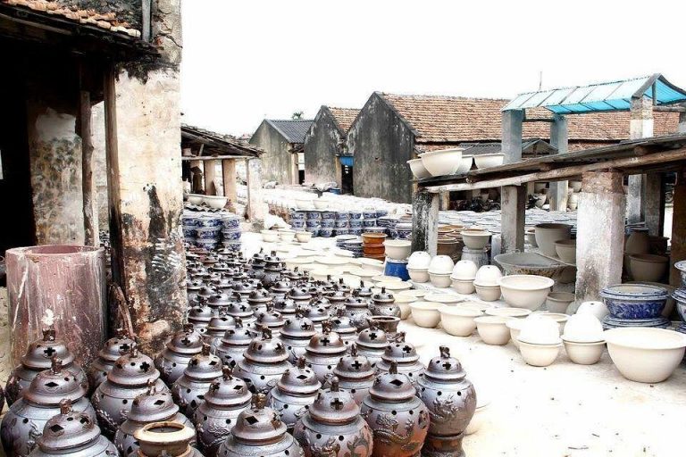 Private tour Bat Trang ceramic village - Van Phuc silk village with local meals 16 caption (5)