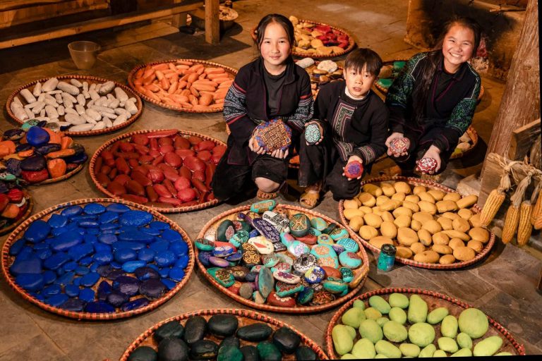 Sapa Fansipan Sightseeing Tour 2D1N Small Group 37 cat-cat-1