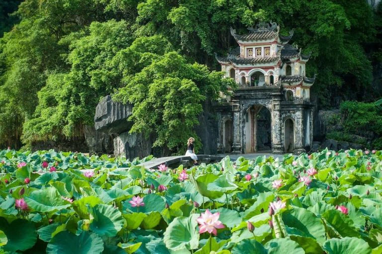 VIET NAM TRIP 2025 – SOUTHERN & CENTRAL VIETNAM – Duration: 10 days 9 nights 20 chua-bich-dong-tam-toc-bich-dong-min