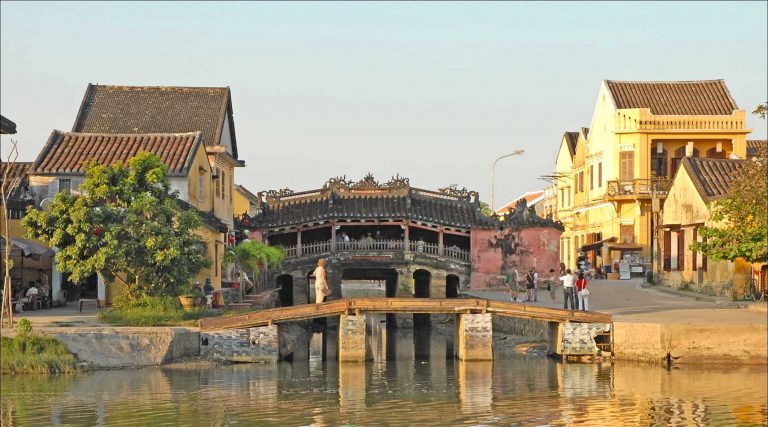 DA NANG – HOI AN – DA NANG Duration: 4 days 3 nights 24 chuacau1-min