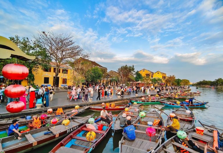 LINH UNG PAGODA - MARBLE MOUTAIN - HOI AN Small group < 14 pax, pickup from Danang 28 du-lich-hoi-an-7-1607