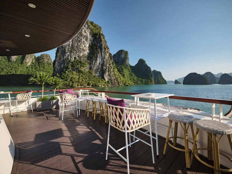 Day Cruise Ha Long Bay with Canapé Party and Live Music Band on the Sundeck 24 freecompress-restaurant_25_0