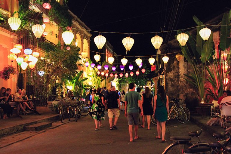 COCONUT FOREST (BAMBO BASKET BOAT) – HOIAN - BOAT RIDE – DROP FLOWER LANTERN Group tour <14 pax, Pickup from Danang 27 hoi-an-at-night-2