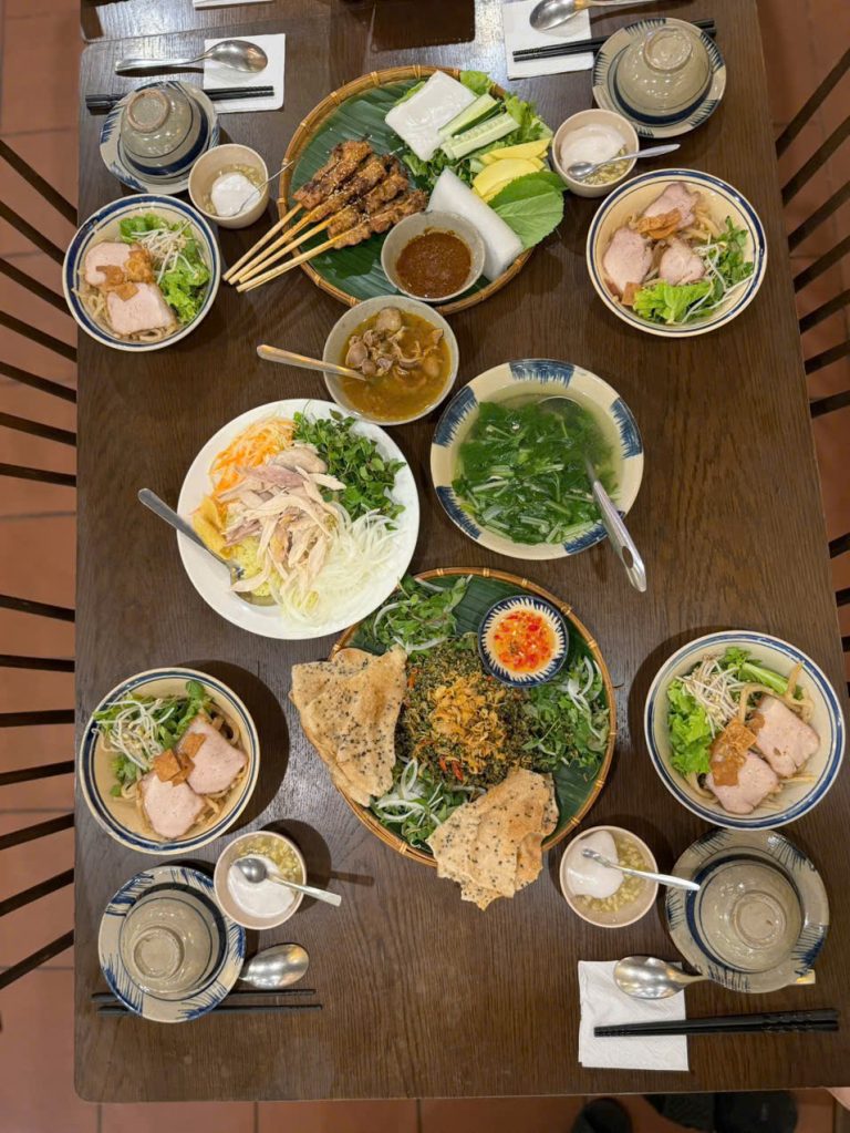 COCONUT FOREST (BAMBO BASKET BOAT) – HOIAN - BOAT RIDE – DROP FLOWER LANTERN Group tour <14 pax, Pickup from Danang 28 hoian-food