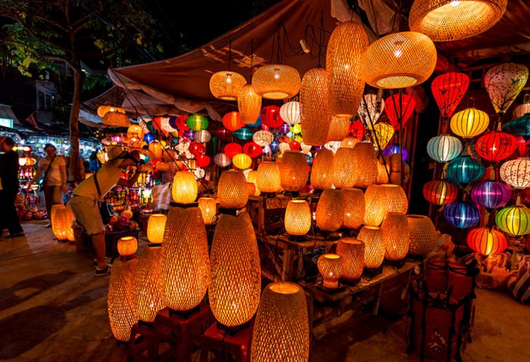 COCONUT FOREST (BAMBO BASKET BOAT) – HOIAN - BOAT RIDE – DROP FLOWER LANTERN Group tour <14 pax, Pickup from Danang 26 hoian-night-market