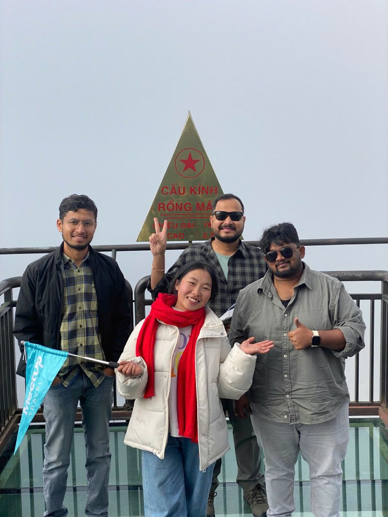 Sapa Fansipan Sightseeing Tour 2D1N Small Group 16 meetup-team