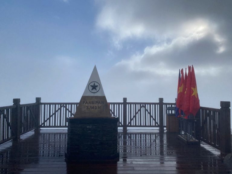 Sapa Fansipan Sightseeing Tour 2D1N Small Group 13 sapa-meetup-fansipan-peak