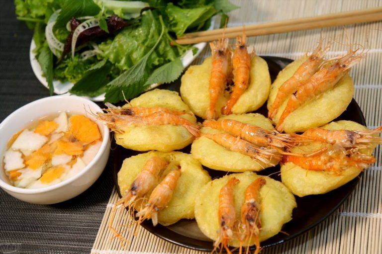 Hanoi Foodie Tour By Walking 3 hours Small Group < 10 pax 25 shrimp-dumplings-vietnam